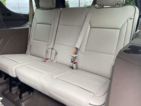 Used 2025 GMC Yukon Denali AWD/4WD image 12