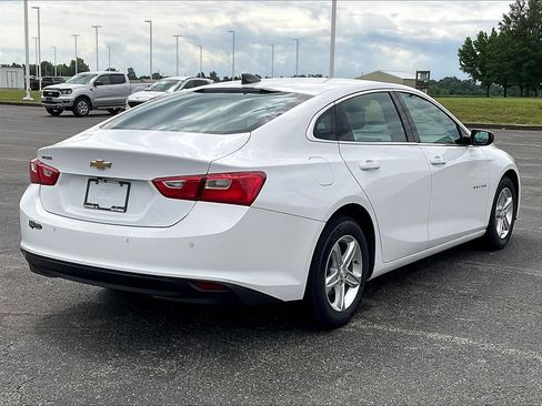 Used 2021 Chevrolet Malibu LS FWD image 2