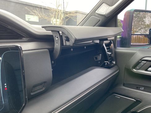 Used 2024 GMC Sierra 2500 AT4X image 51