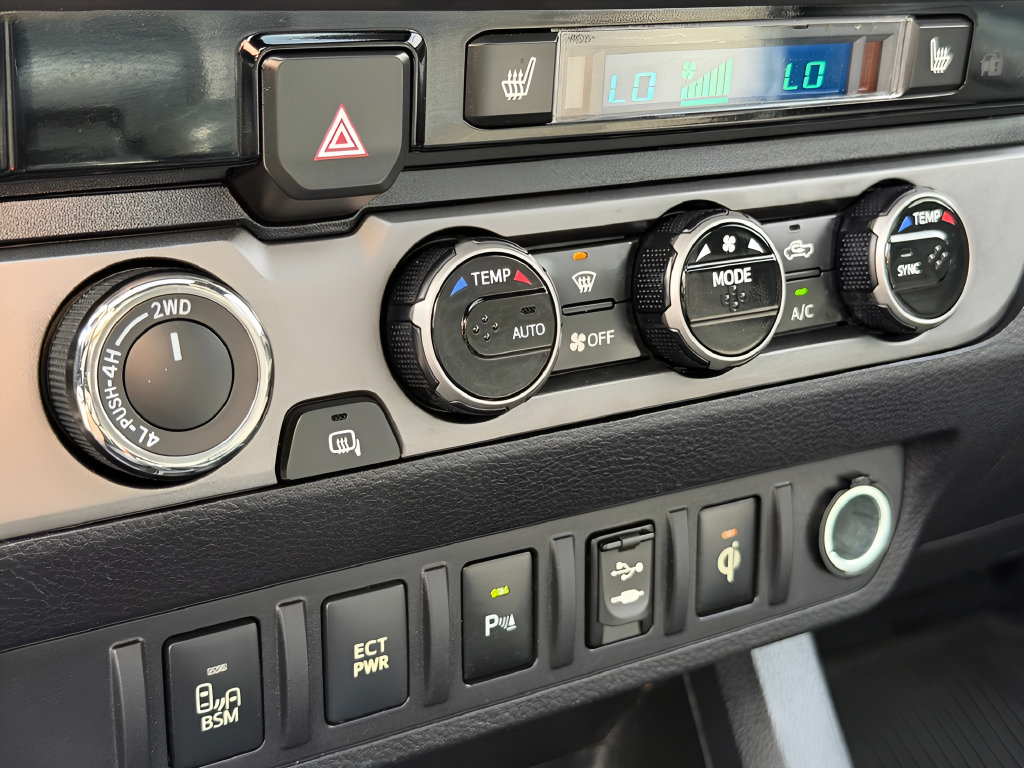 Used 2016 Toyota Tacoma TRD Off-Road AWD/4WD image 47