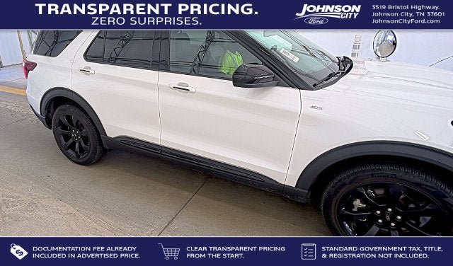 Used 2023 Ford Explorer ST-Line AWD/4WD image 1