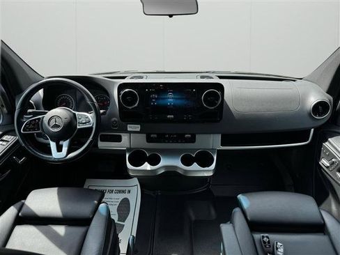 Used 2020 Mercedes-Benz Sprinter 2500 image 33