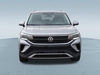Used 2023 Volkswagen Taos SE w/ Panoramic Sunroof Package video 2