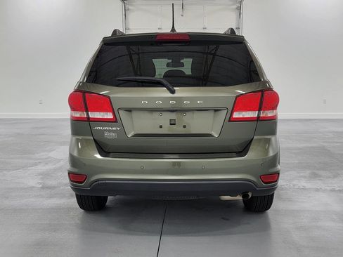 Used 2019 Dodge Journey SE FWD image 7