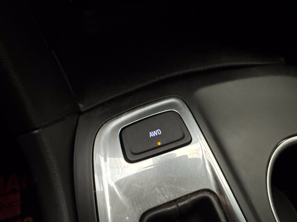 Used 2022 Chevrolet Equinox LS AWD/4WD image 30