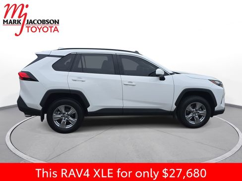 Used 2024 Toyota RAV4 XLE w/ Convenience Package FWD image 7