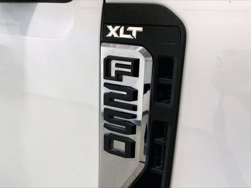 Used 2024 Ford F250 XLT w/ FX4 Off-Road Package AWD/4WD image 7