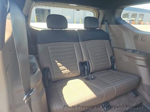 Used 2024 Kia EV9 Land w/ Towing Package image 4