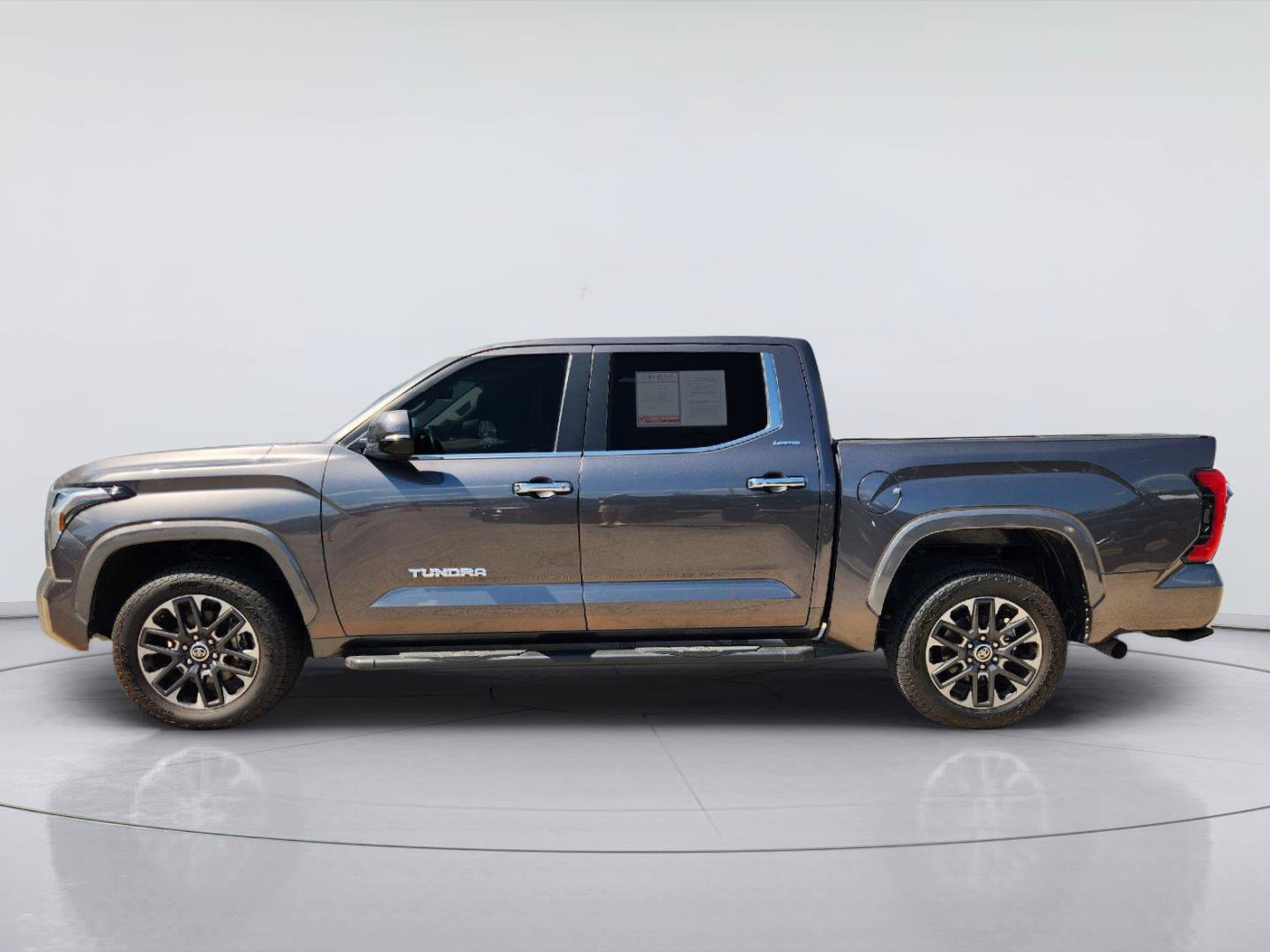 Used 2024 Toyota Tundra Limited w/ Power Package AWD/4WD image 4