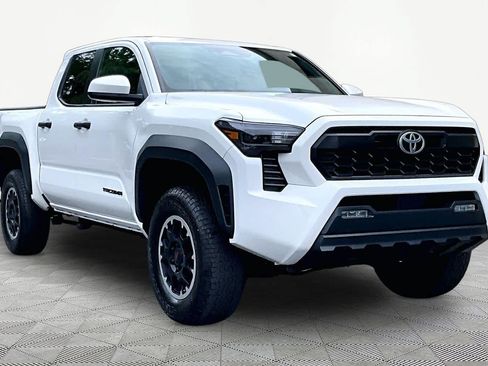 Certified 2024 Toyota Tacoma TRD Off-Road AWD/4WD image 3