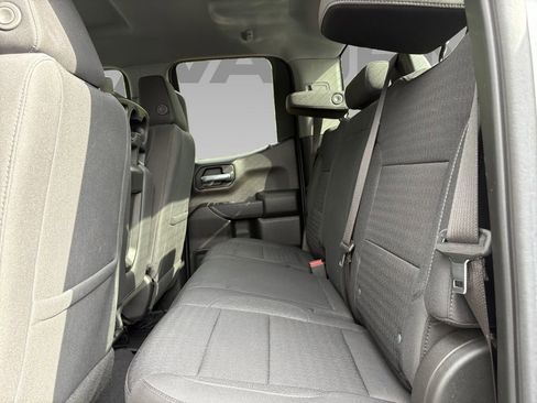 Used 2023 Chevrolet Silverado 1500 Custom image 3