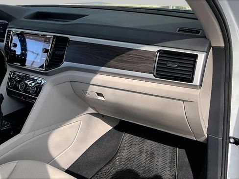 Used 2023 Volkswagen Atlas SE w/ Panoramic Sunroof Package AWD/4WD image 19