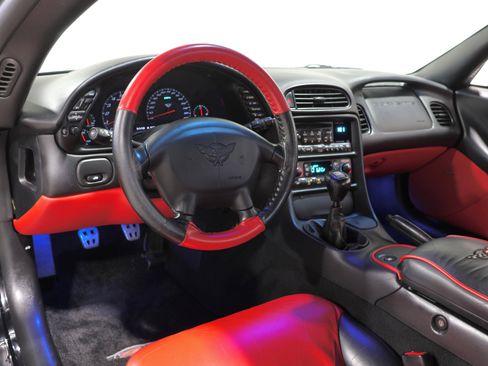 Used 2002 Chevrolet Corvette Z06 w/ Memory Pkg image 12