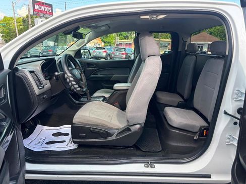 Used 2016 Chevrolet Colorado W/T RWD image 13