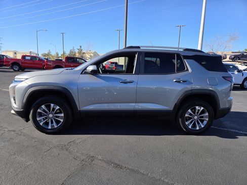 Used 2025 Chevrolet Equinox LT w/ Convenience Package II image 3