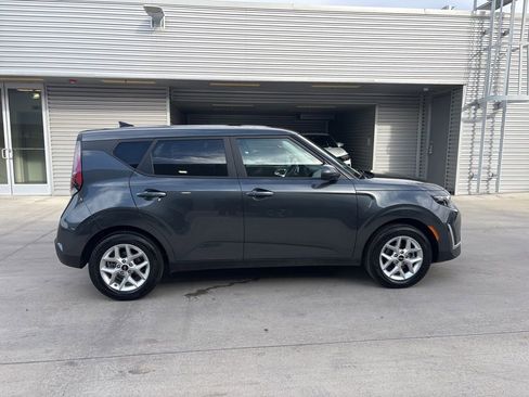 Used 2025 Kia Soul S FWD image 4
