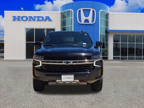 Used 2022 Chevrolet Tahoe Z71 w/ Luxury Package AWD/4WD image 8