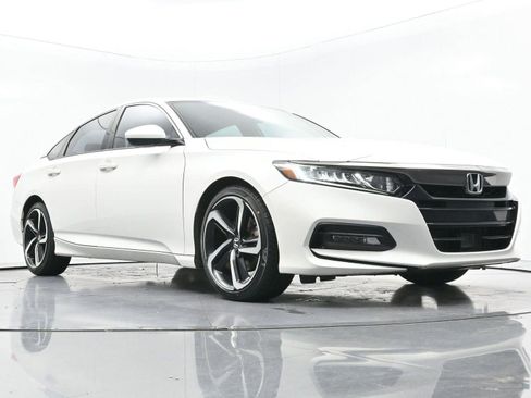 Used 2018 Honda Accord Sport image 41