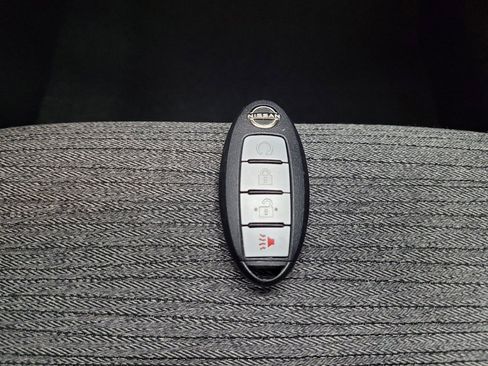 Used 2022 Nissan Rogue SV FWD image 32