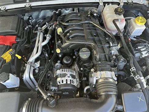 Used 2024 Jeep Gladiator Sport image 36