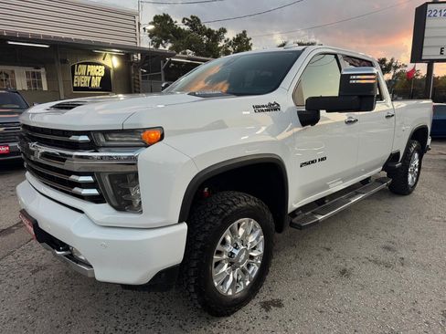 Used 2020 Chevrolet Silverado 2500 High Country w/ Technology Package image 2