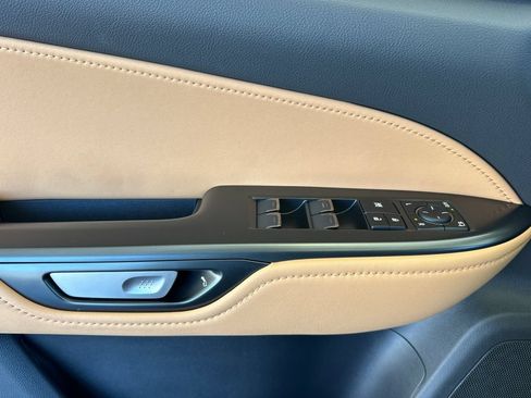 Used 2025 Lexus NX 250 FWD w/ Accessory Package (Z2) image 11