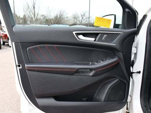 Used 2021 Ford Edge ST-Line w/ Class II Trailer Tow Package image 23