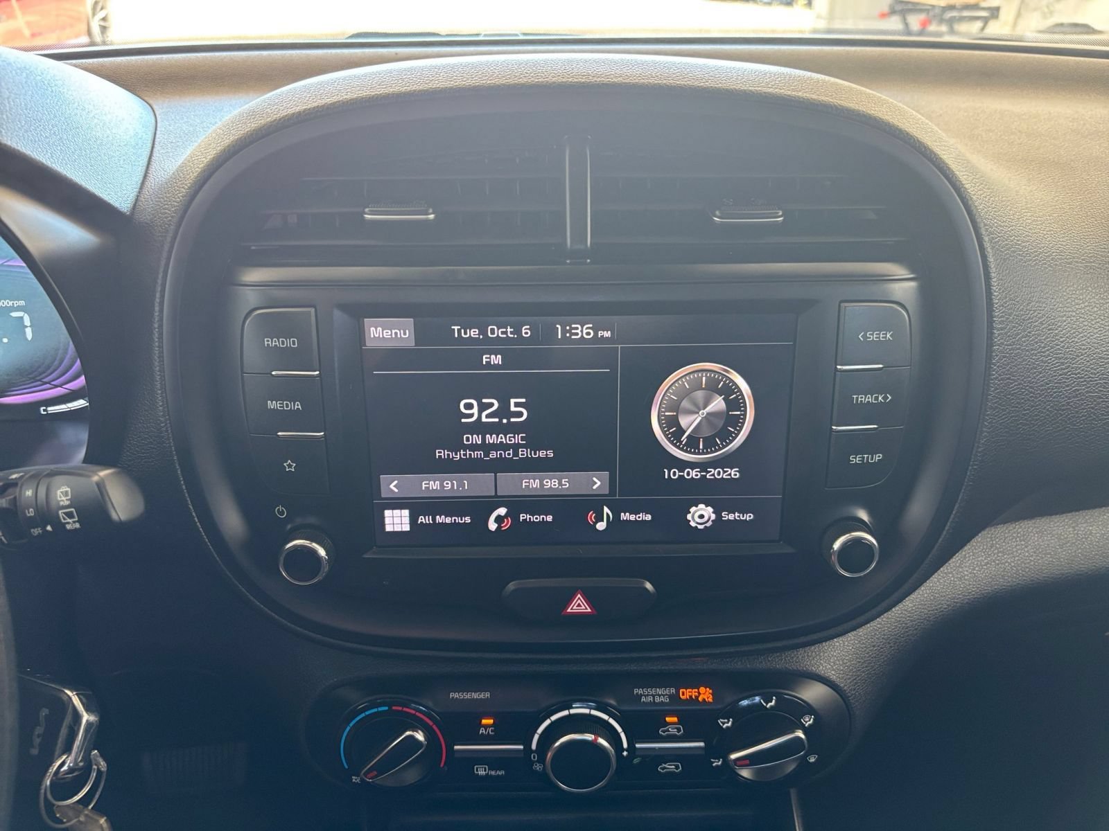 Used 2025 Kia Soul LX w/ LX Technology Package FWD image 19