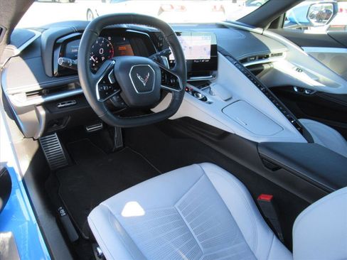 Used 2021 Chevrolet Corvette w/ 2LT image 12