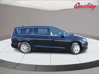 Used 2024 Chrysler Pacifica Touring-L