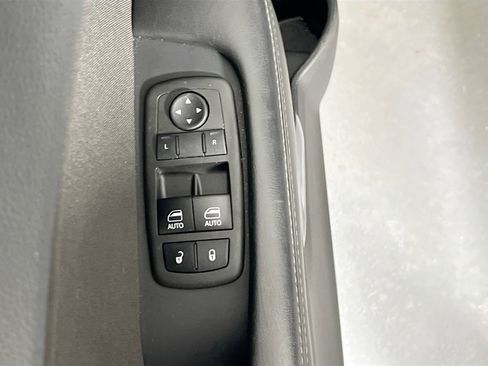 Used 2022 Dodge Challenger R/T image 17