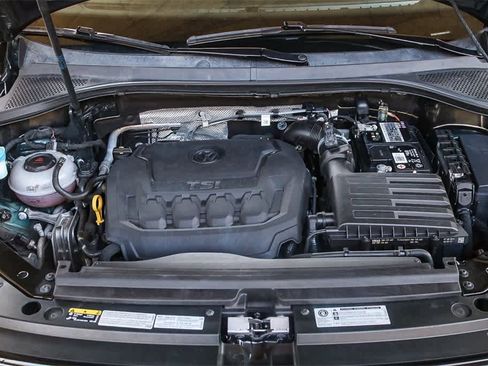 Used 2019 Volkswagen Tiguan SE w/ Panoramic Sunroof Package image 28