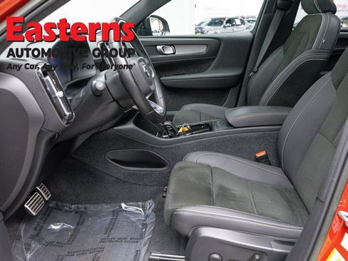 Used 2022 Volvo XC40 P8 Recharge Plus AWD/4WD image 14