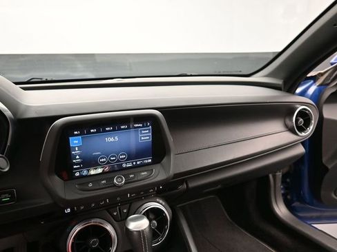 Used 2021 Chevrolet Camaro LT w/ Technology Package RWD image 23