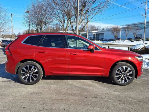 Certified 2023 Volvo XC60 B5 Core w/ Climate Package image 7