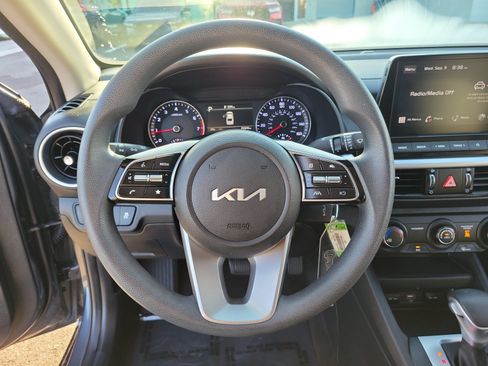 Used 2023 Kia Forte LXS w/ LXS Technology Package FWD image 16