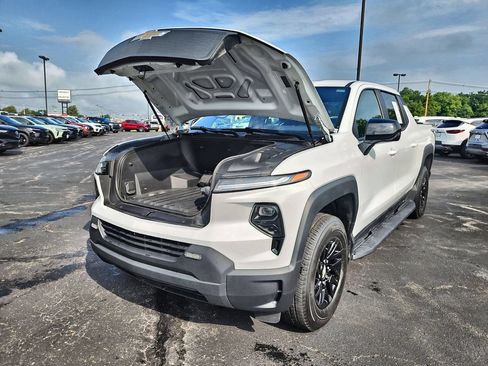 Used 2024 Chevrolet Silverado EV W/T AWD/4WD image 28