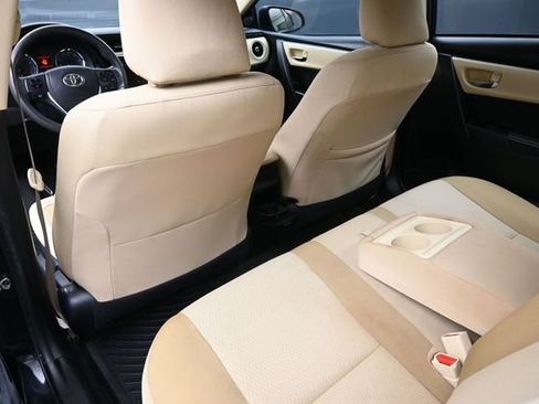 Used 2017 Toyota Corolla LE w/ Carpet Mat Package (TMS) FWD image 21