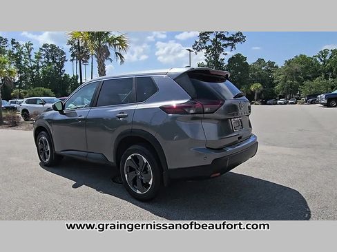 Used 2025 Nissan Rogue SV FWD image 28