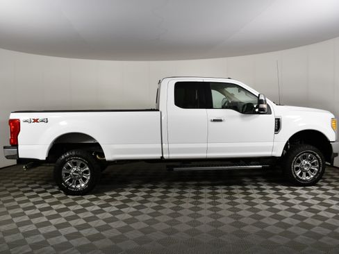 Used 2017 Ford F250 Lariat w/ Chrome Package AWD/4WD image 5