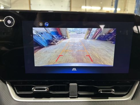 Used 2026 Chevrolet Equinox LT w/ Convenience Package II image 31