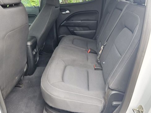 Used 2019 Chevrolet Colorado LT AWD/4WD image 4