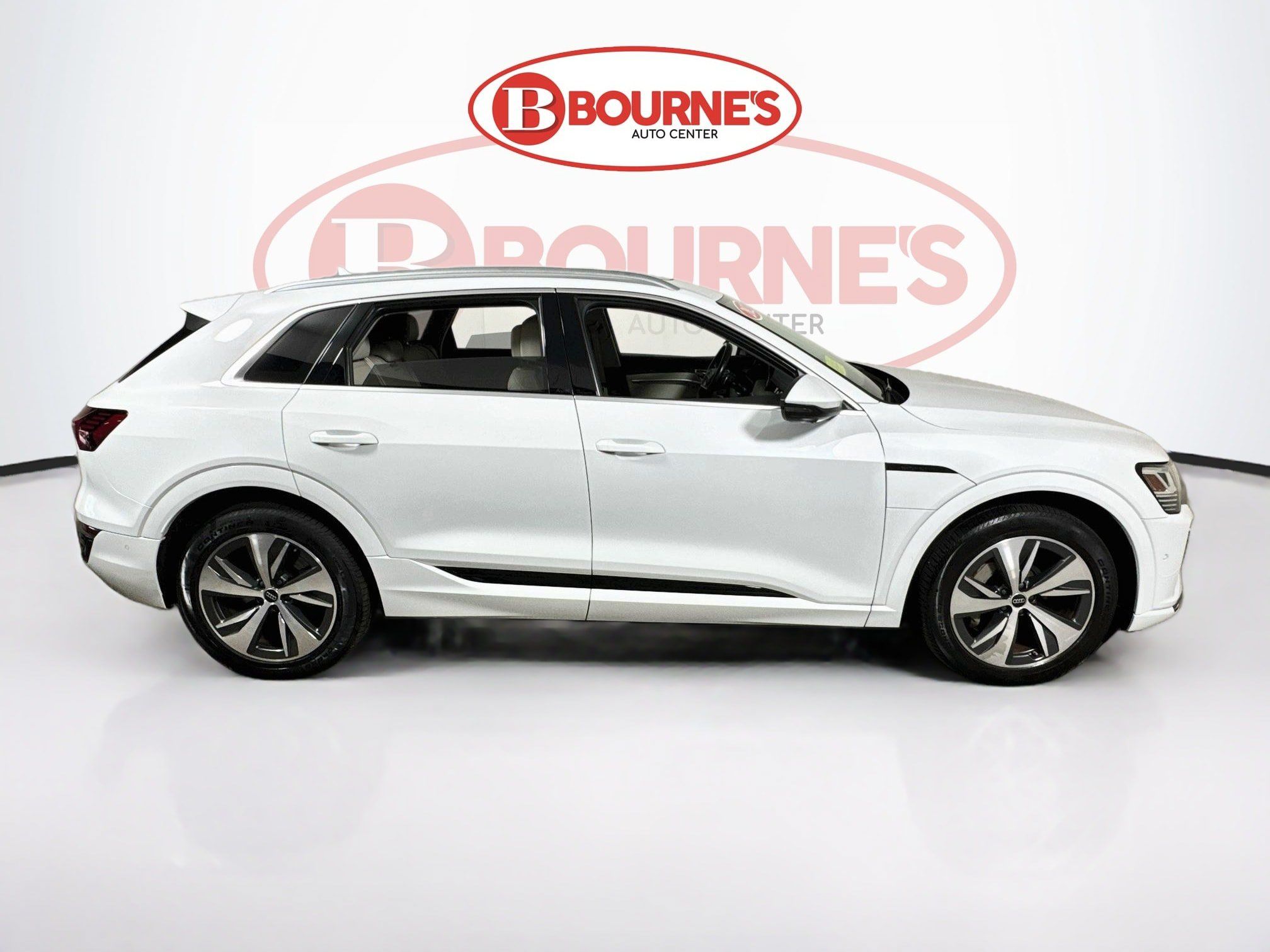 Used 2024 Audi Q8 e-tron Premium Plus w/ Premium Plus Package AWD/4WD image 13