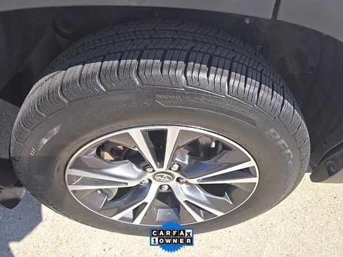 Used 2018 Toyota Highlander LE image 35