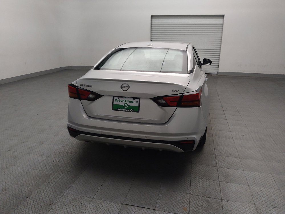 Used 2024 Nissan Altima 2.5 SV FWD image 7