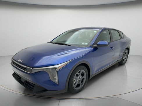 Used 2026 Kia K4 FWD image 3