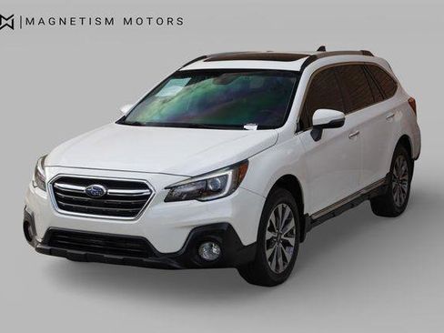 Used 2018 Subaru Outback 3.6R Touring w/ Popular Package #3 AWD/4WD image 4