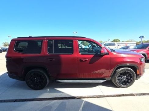 Used 2022 Jeep Wagoneer Series II AWD/4WD image 5