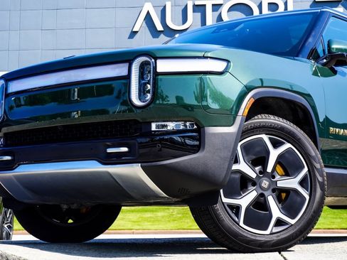 Used 2023 Rivian R1S Adventure image 2