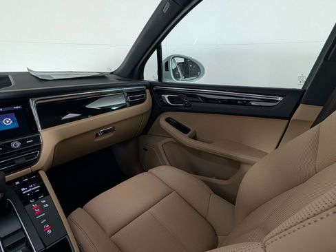 New 2026 Porsche Macan image 23